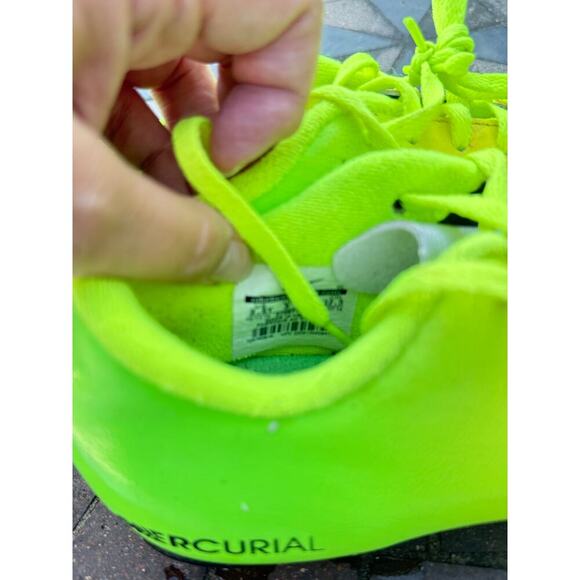 Nike Mercurial Victory IV Vibrant Yellow Youth Size 3.5Y - Picture 7 of 9
